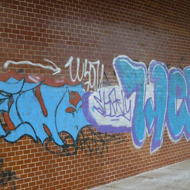 Пескоструйная очистка стен от граффити